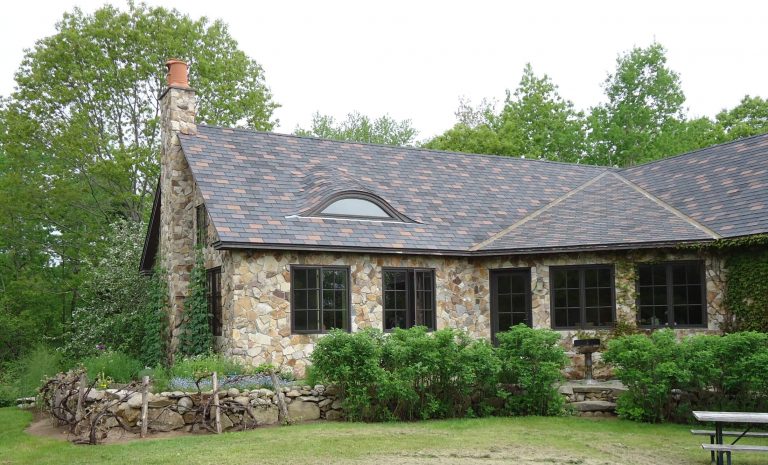 An attractive composite roof